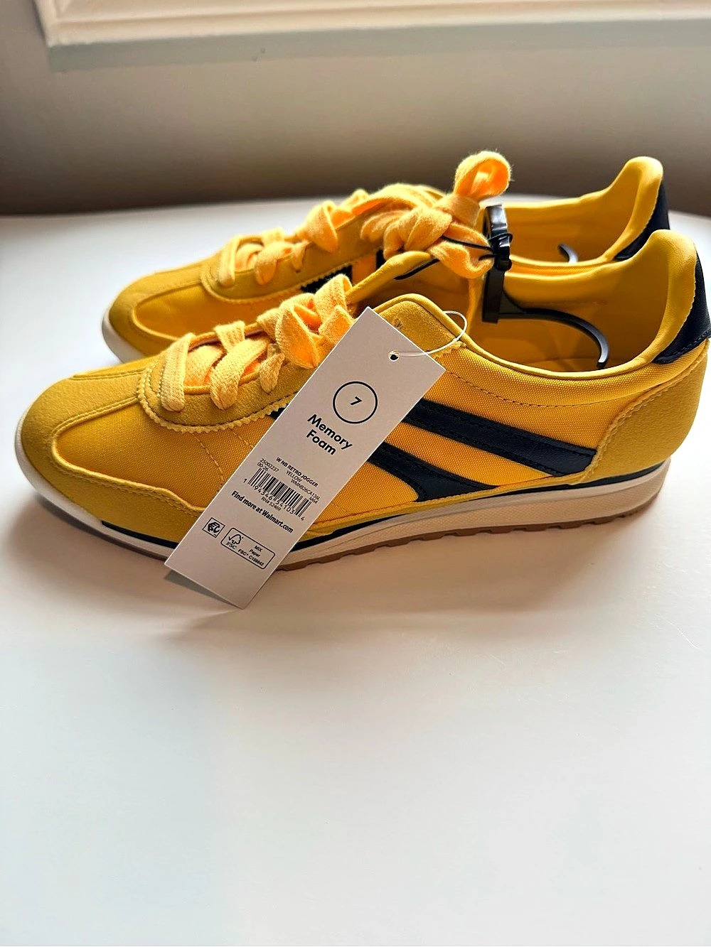 No Boundaries Yellow & Black Retro Low Top Sneakers NWT Sz 7 Memory Foam